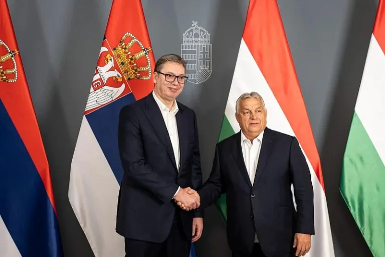 ⚠️ VUČIĆ U BUDIMPEŠTI: “TEŠKA VREMENA SU VEĆ TU — A BIT ĆE JOŠ TEŽA!”